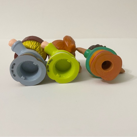 Mix Lot of Fisher Price Little People and Shelcore Figures - Picture 10 of 15